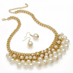 Necklace & Earring set - Gold effect cream pearl colour...