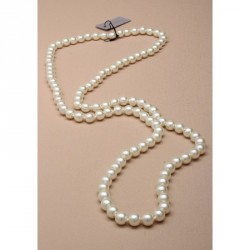 Necklace - 36in Pearl knotted bead necklace.