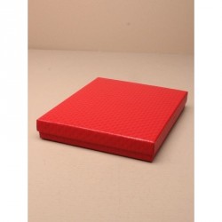 Gift Box - Size: 18x14x26cm Red quilted style gift box...
