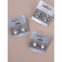 Earrings - Pair of pearl and crystal stud earrings. in 3...