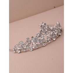 Rhodium vintage plated flower crystal tiara. 12cm. This...