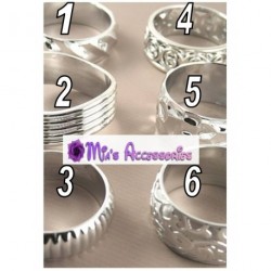 silv plastic bangle in 6 assorted styles.