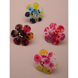 Brightly coloured acrylic ring with 3 crystals. Adjustable.