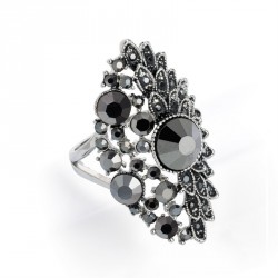 Ring - Antique silver, hematite and black diamond colour...