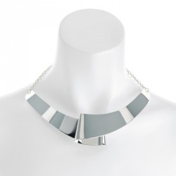 Necklace - Silver colour metal modern design collar...