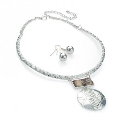 Necklace & Earring set - Silver colour shell look metal...