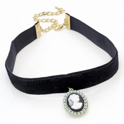 Necklace - Black velvet look cameo pendant elasticated...
